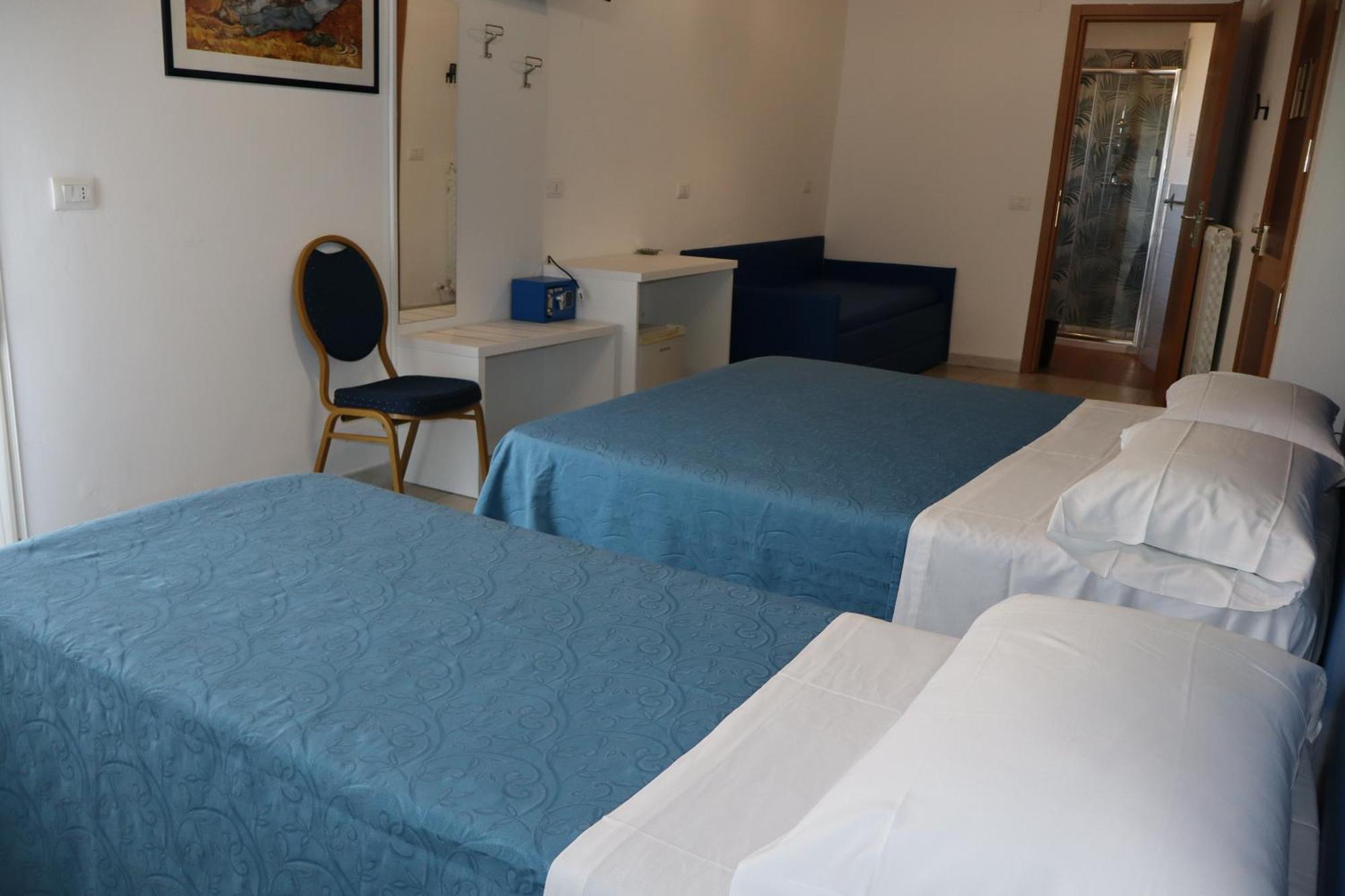 Hotel Albatros Roseto Degli Abruzzi Exterior photo